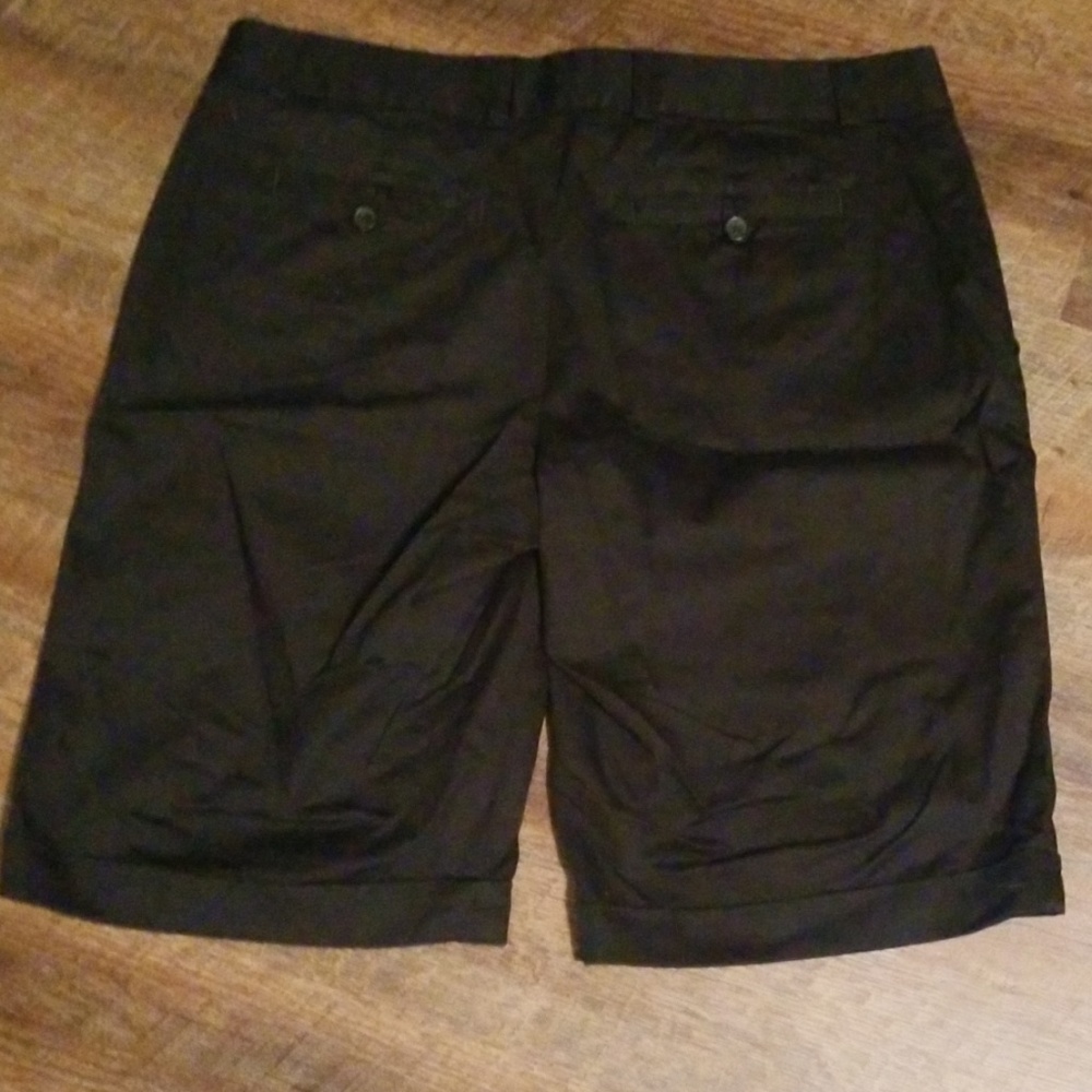 Shorts - Picture 3 of 5
